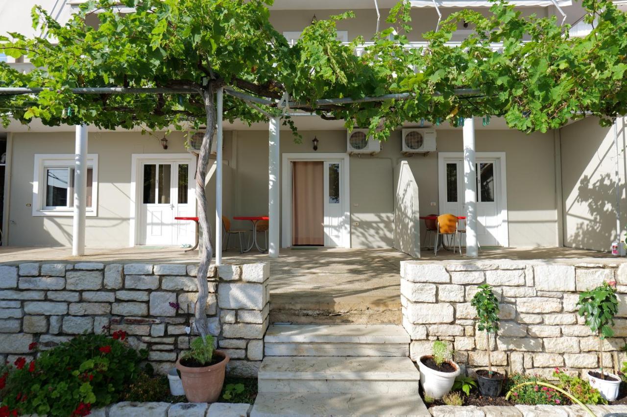 Villa Gjika Qeparo Exteriör bild